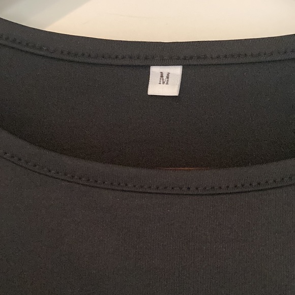 Unknown • Cold-shoulder Ruffle Top - Picture 3 of 4